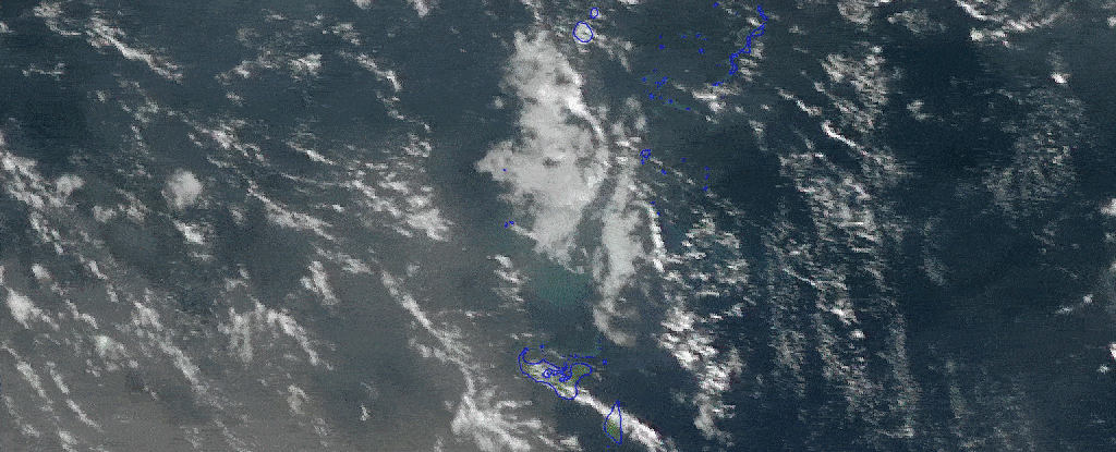 A plume of volcanic explosion from the Hunga Tonga eruption in January 2022.