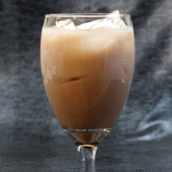 Belgian Brownie drink in goblet with ice