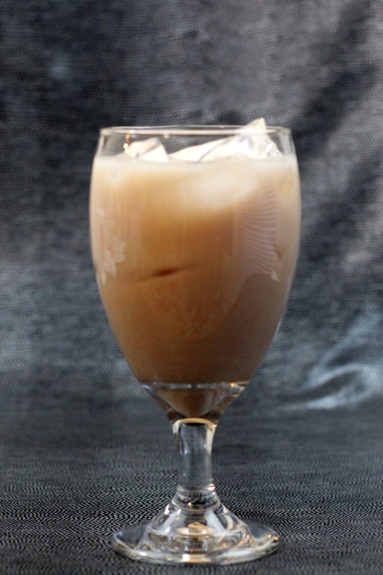 Belgian Brownie drink in goblet with ice