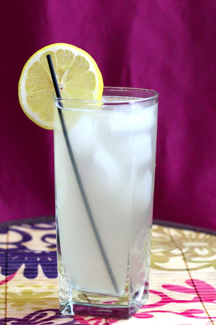 Electric Fuzzy drink with lemon slice