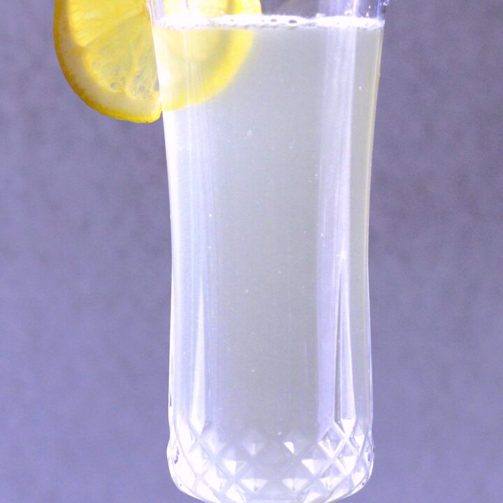 French 75 cocktail in flute