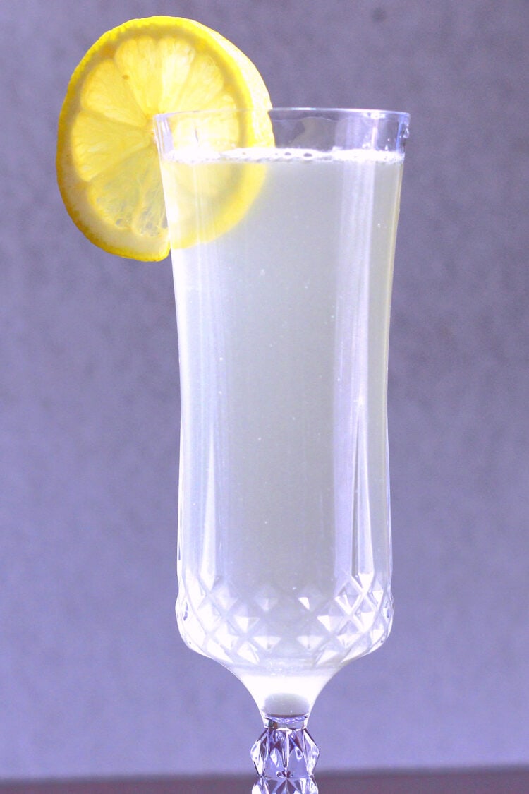 French 75 cocktail in flute