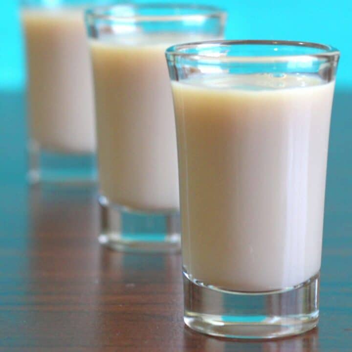 Irish Hammer drinks arranged on table