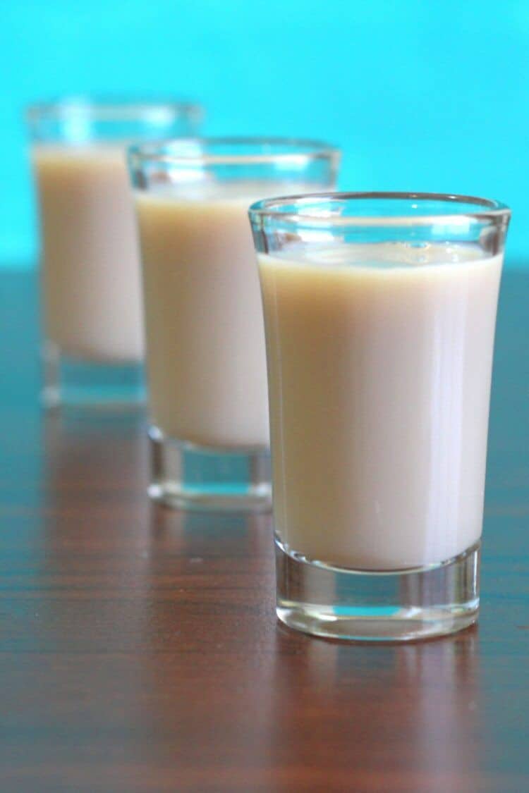 Irish Hammer drinks arranged on table