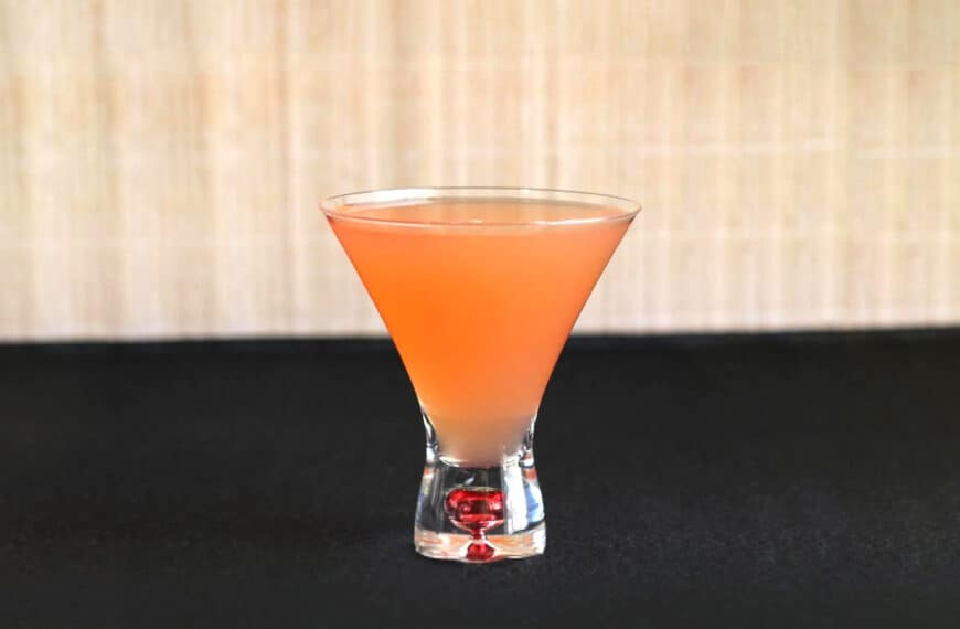 Peking Cocktail in decorative martini glass