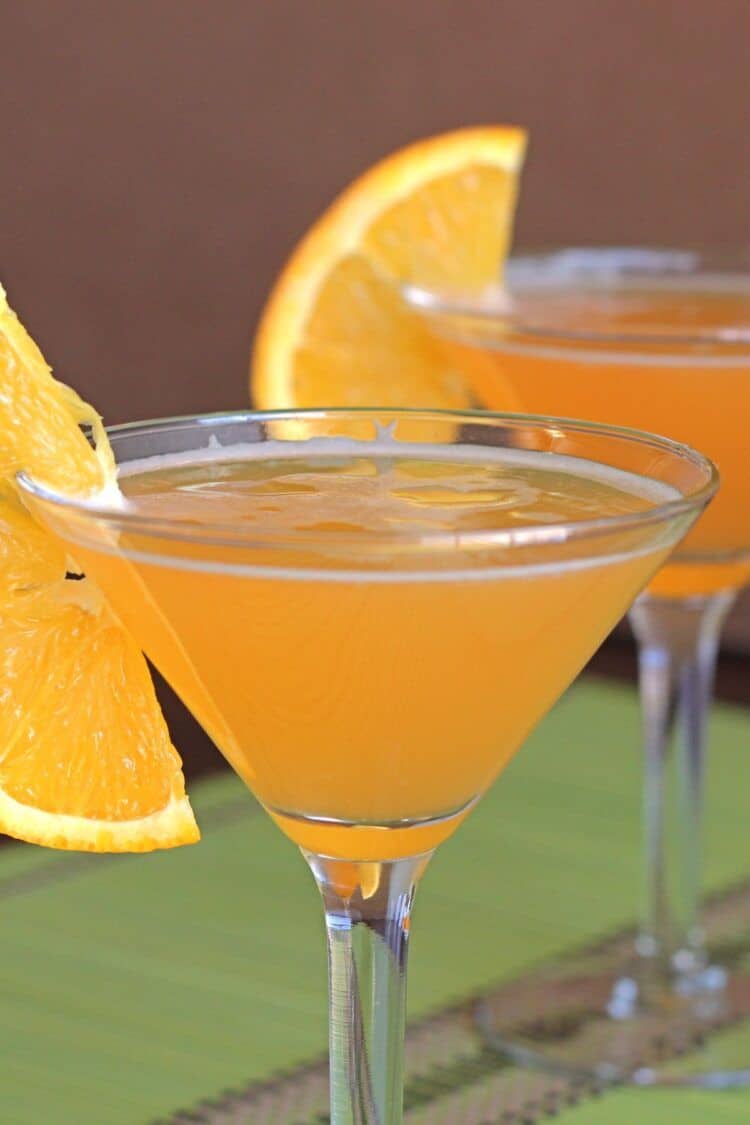 Pilgrim Cocktails with orange slices