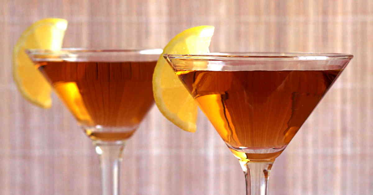 Two Resolute cocktails with lemon