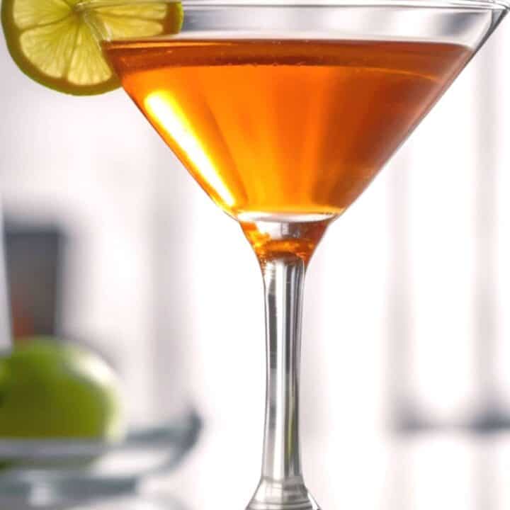 Riley Cocktail with lime slice