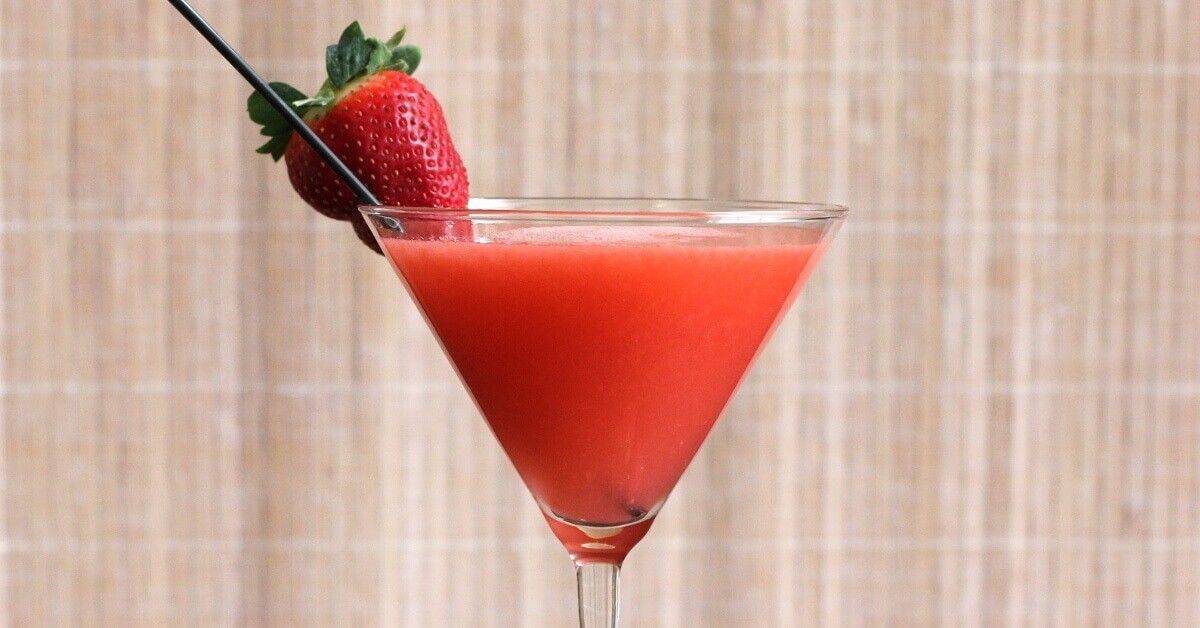 Strawberry Sombrero cocktail with strawberry on rim